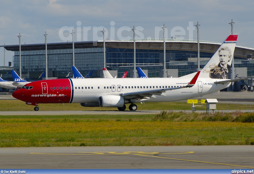 LN-NOB, Boeing 737-800, Norwegian Air Shuttle