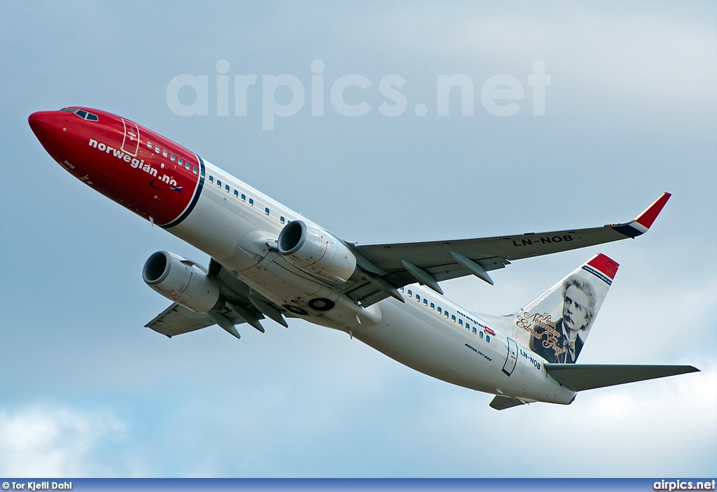 LN-NOB, Boeing 737-800, Norwegian Air Shuttle