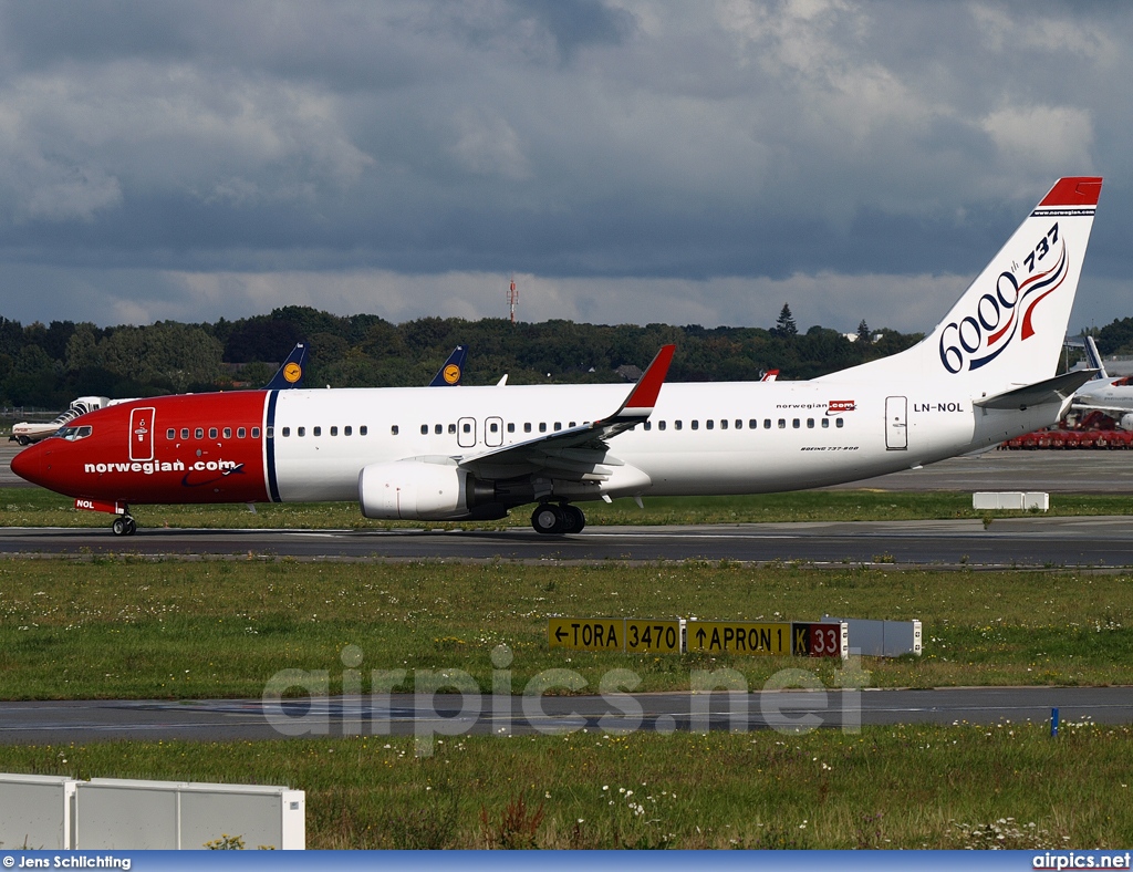 LN-NOL, Boeing 737-800, Norwegian Air Shuttle