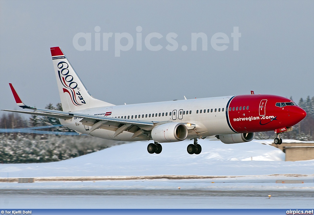 LN-NOL, Boeing 737-800, Norwegian Air Shuttle