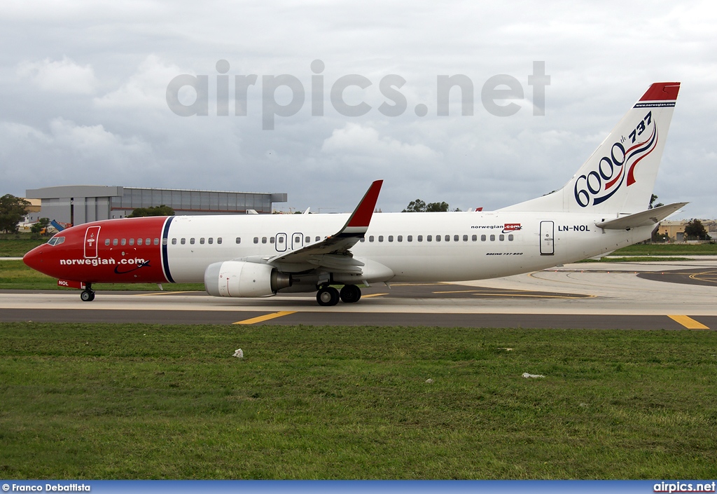 LN-NOL, Boeing 737-800, Norwegian Air Shuttle