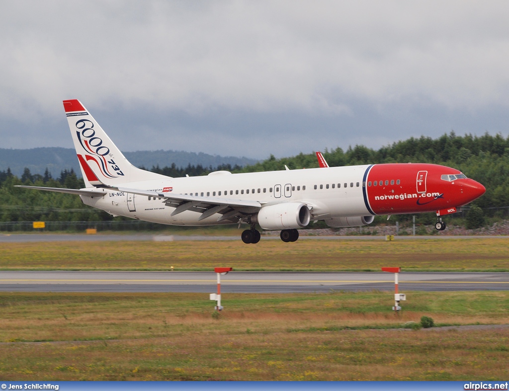 LN-NOL, Boeing 737-800, Norwegian Air Shuttle