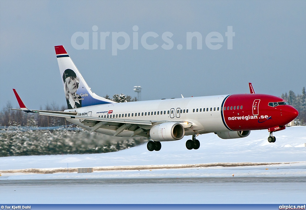 LN-NOM, Boeing 737-800, Norwegian Air Shuttle