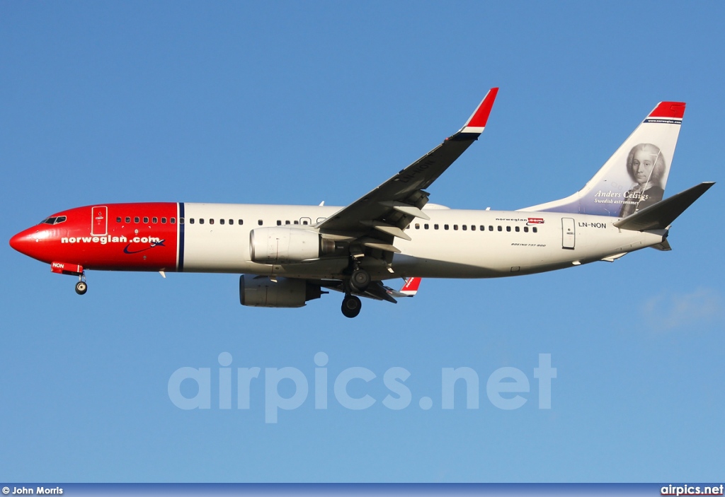 LN-NON, Boeing 737-800, Norwegian Air Shuttle