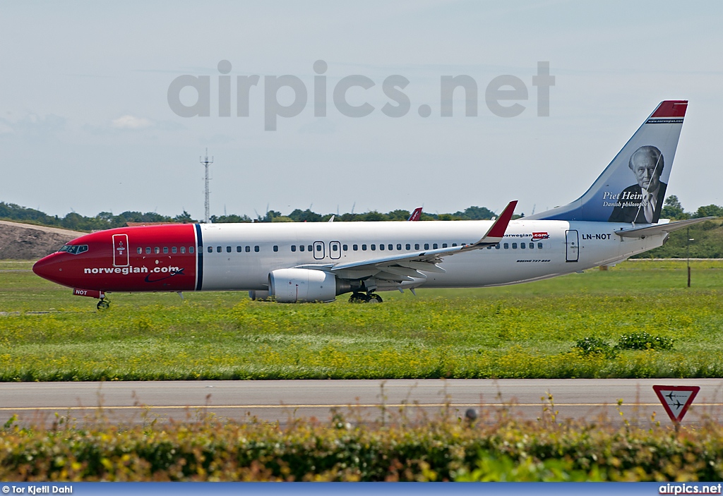 LN-NOT, Boeing 737-800, Norwegian Air Shuttle