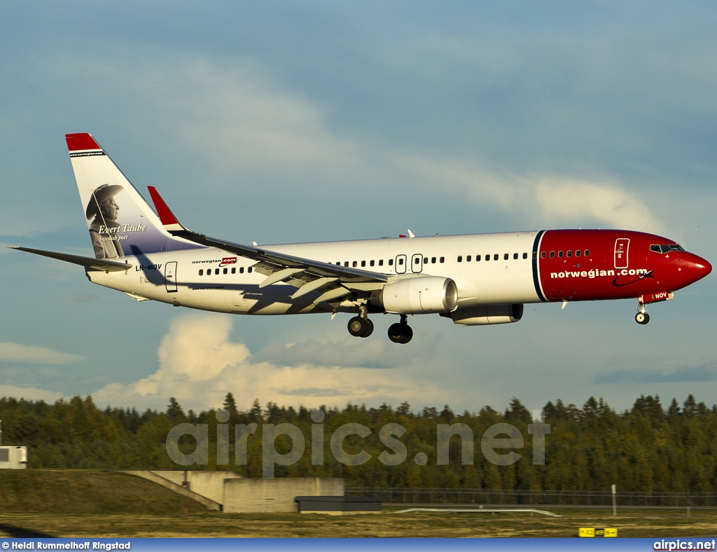 LN-NOV, Boeing 737-800, Norwegian Air Shuttle