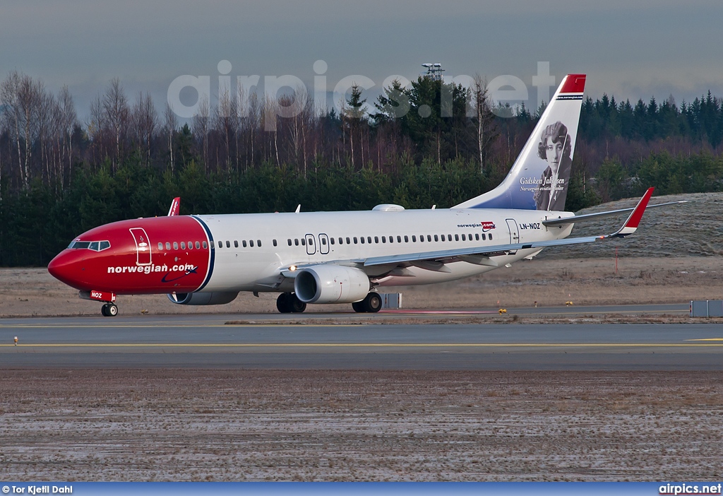 LN-NOZ, Boeing 737-800, Norwegian Air Shuttle