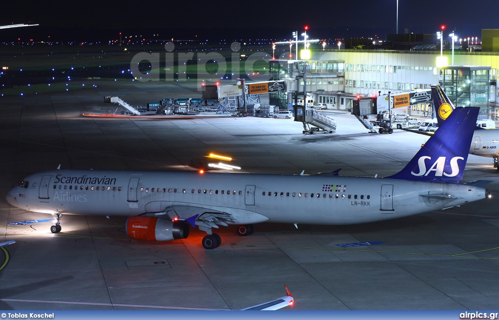 LN-RKK, Airbus A321-200, Scandinavian Airlines System (SAS)