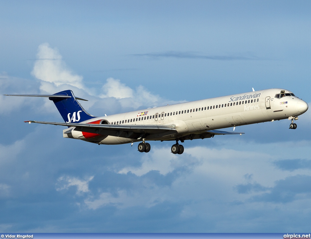 LN-RLELN-RLE, McDonnell Douglas MD-82, Scandinavian Airlines System (SAS)