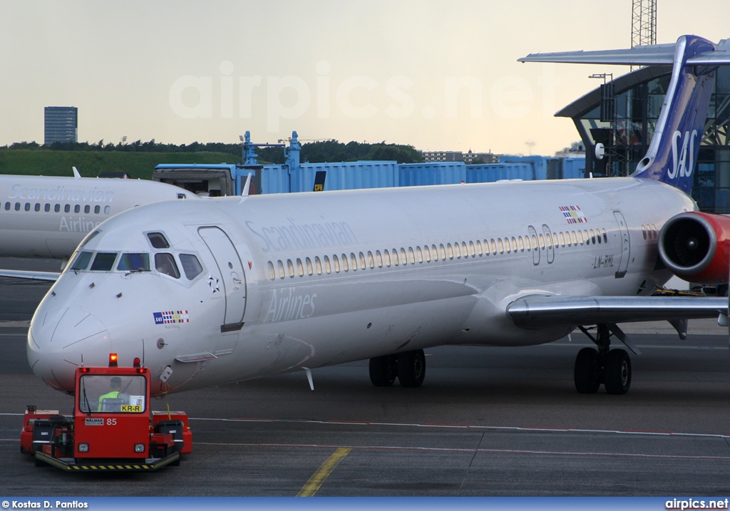 LN-RML, McDonnell Douglas MD-82, Scandinavian Airlines System (SAS)