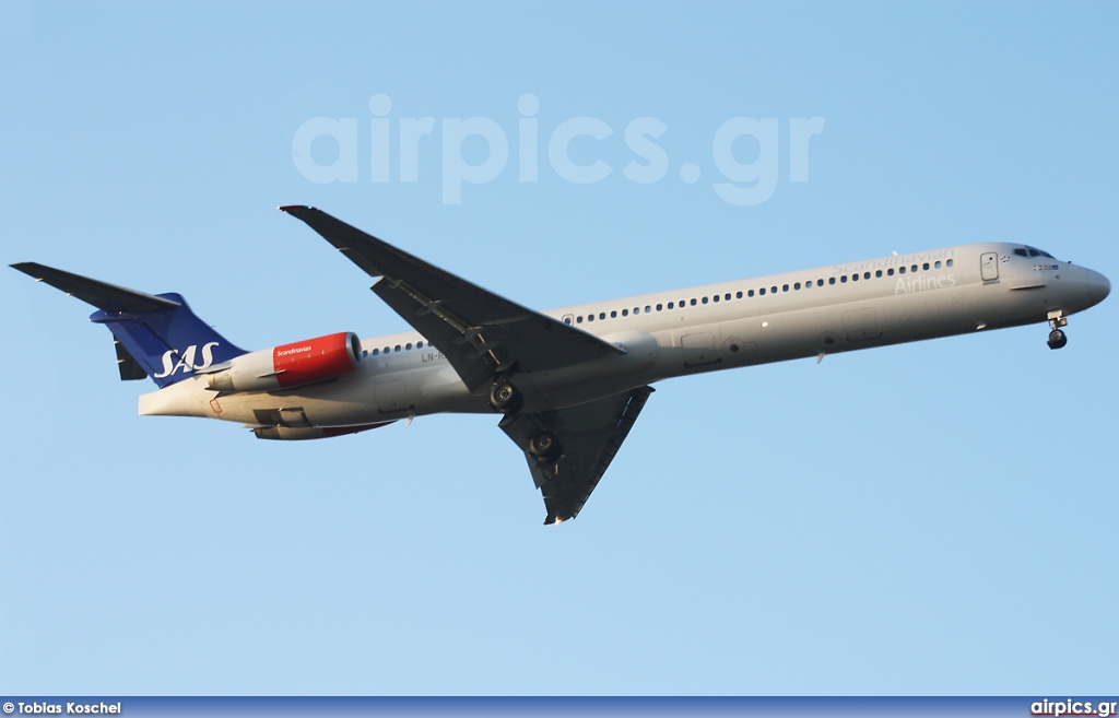 LN-RMM, McDonnell Douglas MD-82, Scandinavian Airlines System (SAS)