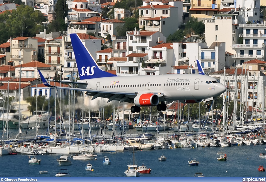 LN-RNW, Boeing 737-700, Scandinavian Airlines System (SAS)