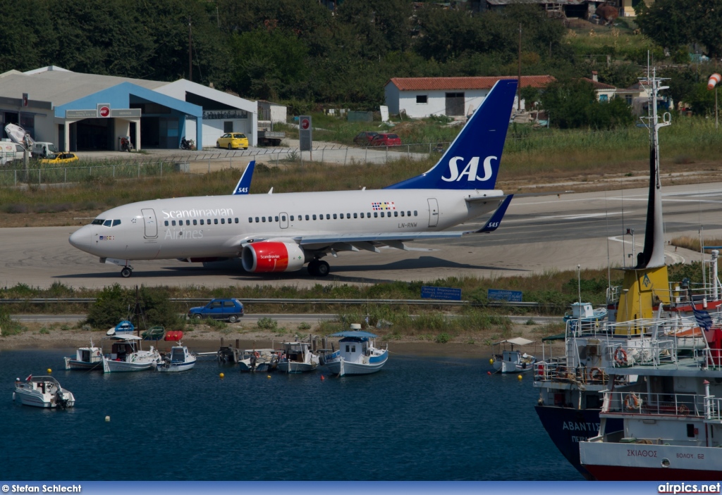 LN-RNW, Boeing 737-700, Scandinavian Airlines System (SAS)