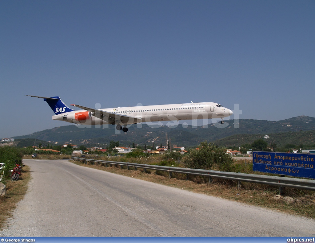 LN-ROS, McDonnell Douglas MD-82, Scandinavian Airlines System (SAS)