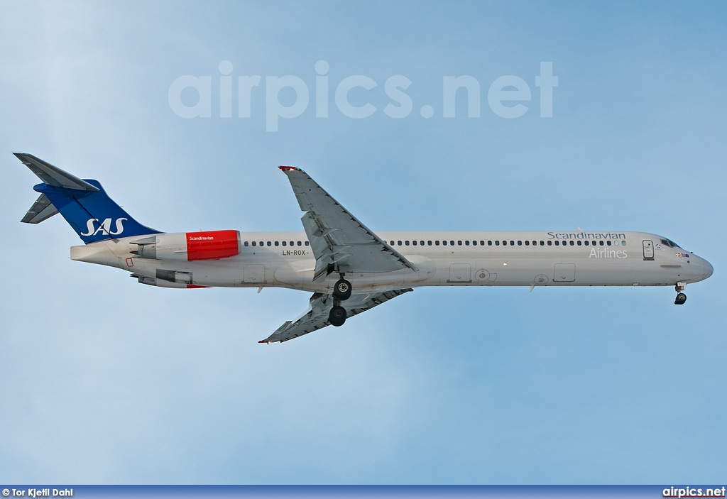 LN-ROX, McDonnell Douglas MD-82, Scandinavian Airlines System (SAS)
