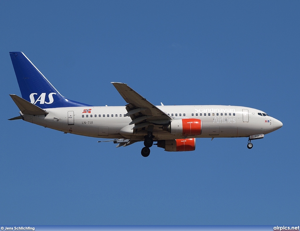 LN-TUI, Boeing 737-700, Scandinavian Airlines System (SAS)