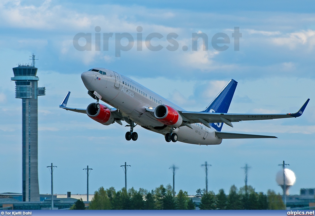 LN-TUJ, Boeing 737-700, Scandinavian Airlines System (SAS)