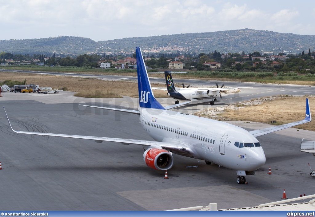 LN-TUJ, Boeing 737-700, Scandinavian Airlines System (SAS)