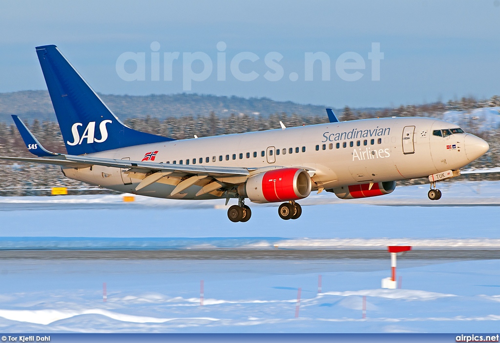 LN-TUK, Boeing 737-700, SAS Norge