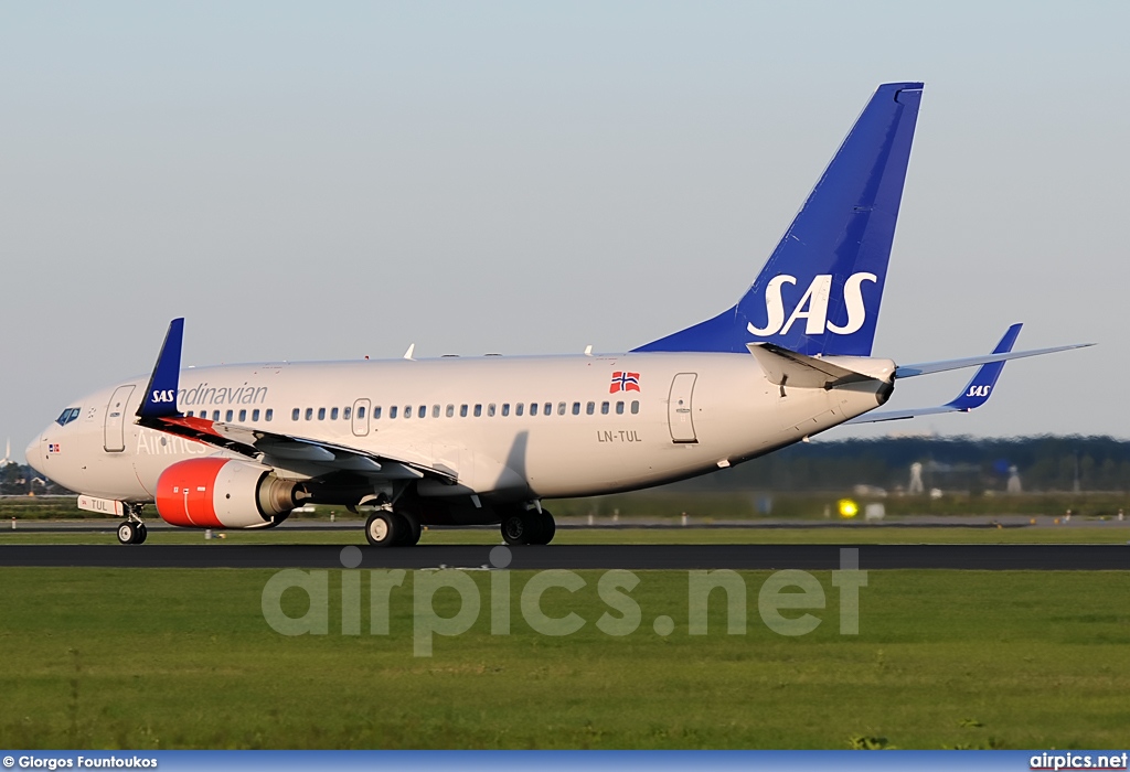 LN-TUL, Boeing 737-700, Scandinavian Airlines System (SAS)