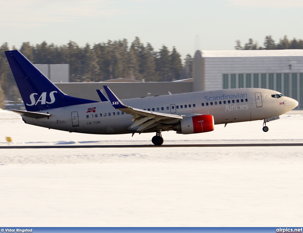 LN-TUM, Boeing 737-700, Scandinavian Airlines System (SAS)