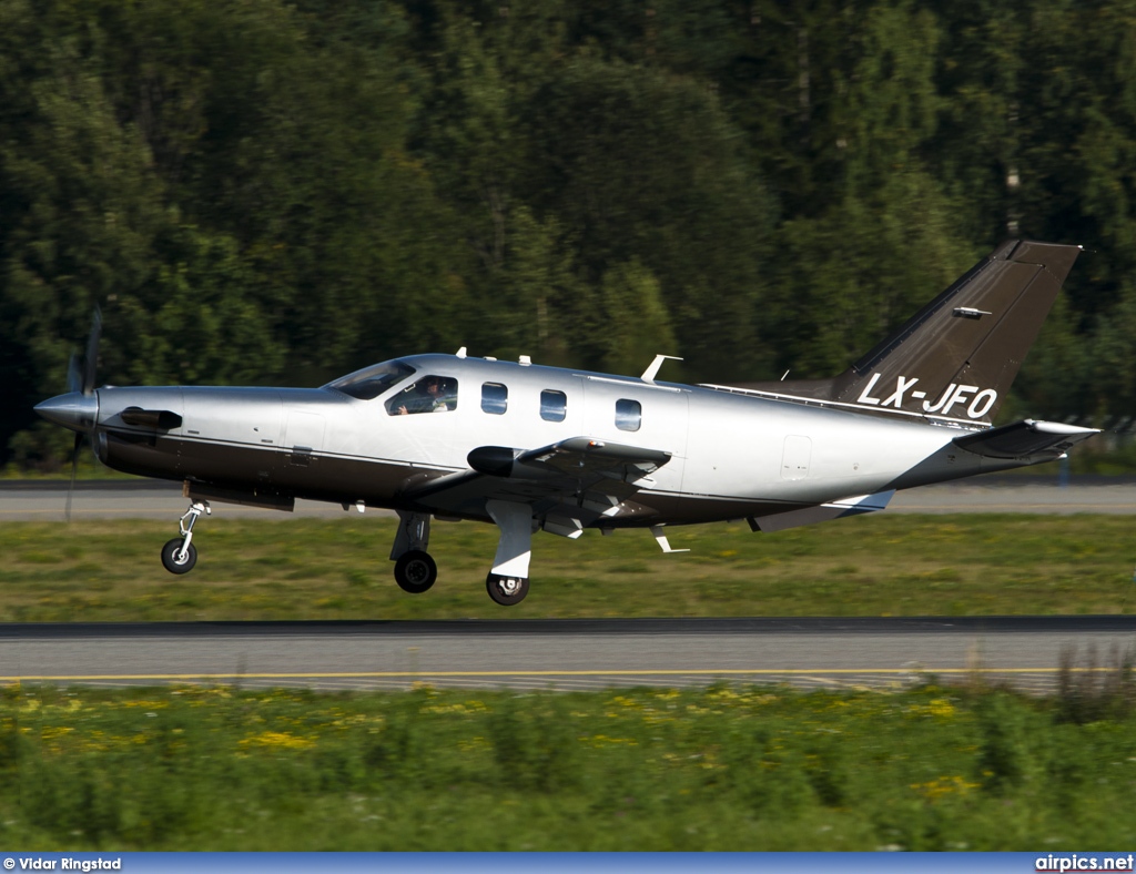 LX-JFO, Socata TBM-850, Untitled