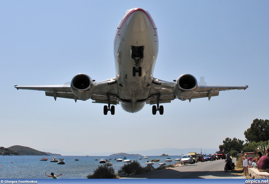 LY-SKW, Boeing 737-300, Aurela