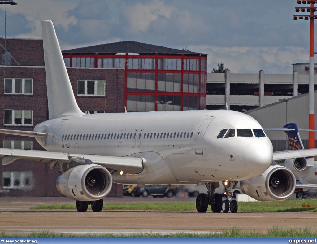 LY-VEO, Airbus A320-200, Avion Express