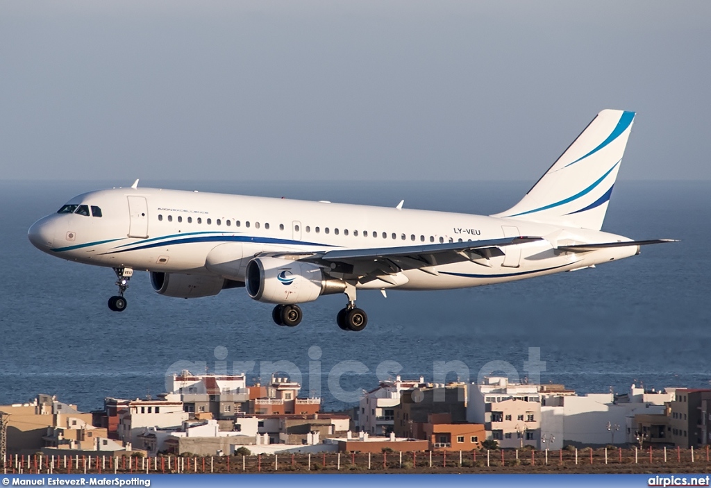 LY-VEU, Airbus A319-100, Avion Express