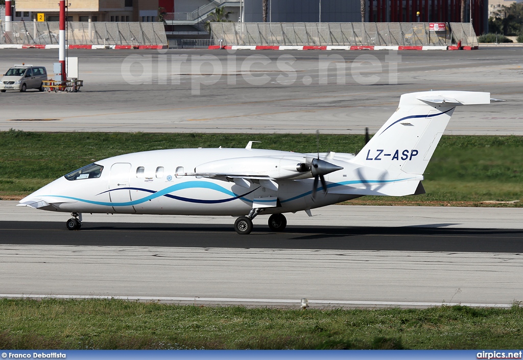 LZ-ASP, Piaggio P180 Avanti, Private