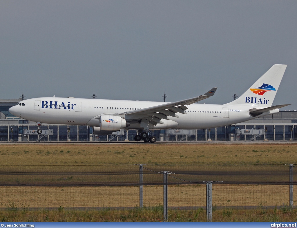 LZ-AWA, Airbus A330-200, BH Air