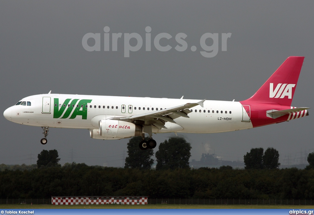 LZ-MDM, Airbus A320-200, Air VIA