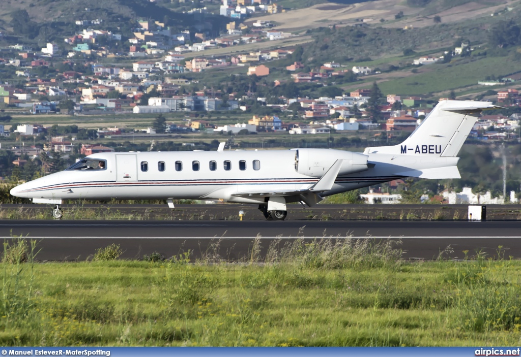 M-ABEU, Bombardier Learjet 45, Ryanair