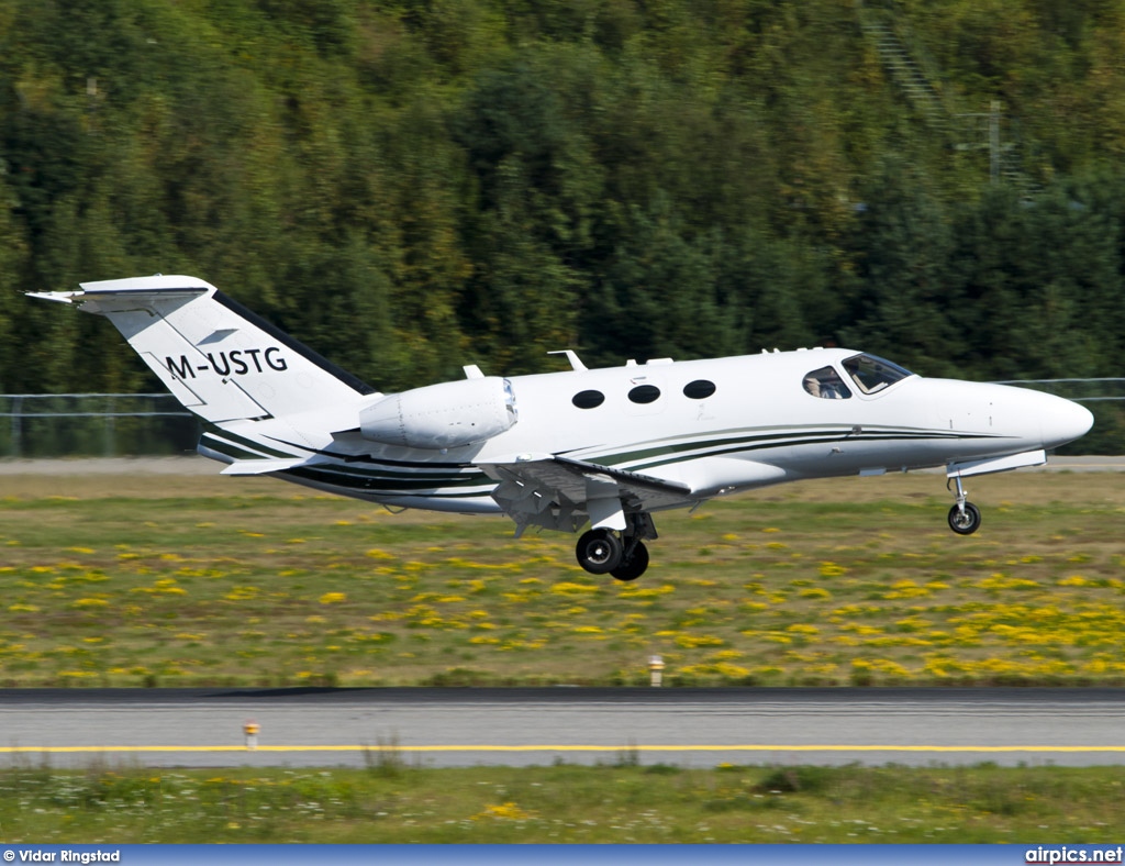 M-USTG, Cessna 510 Citation Mustang, Private