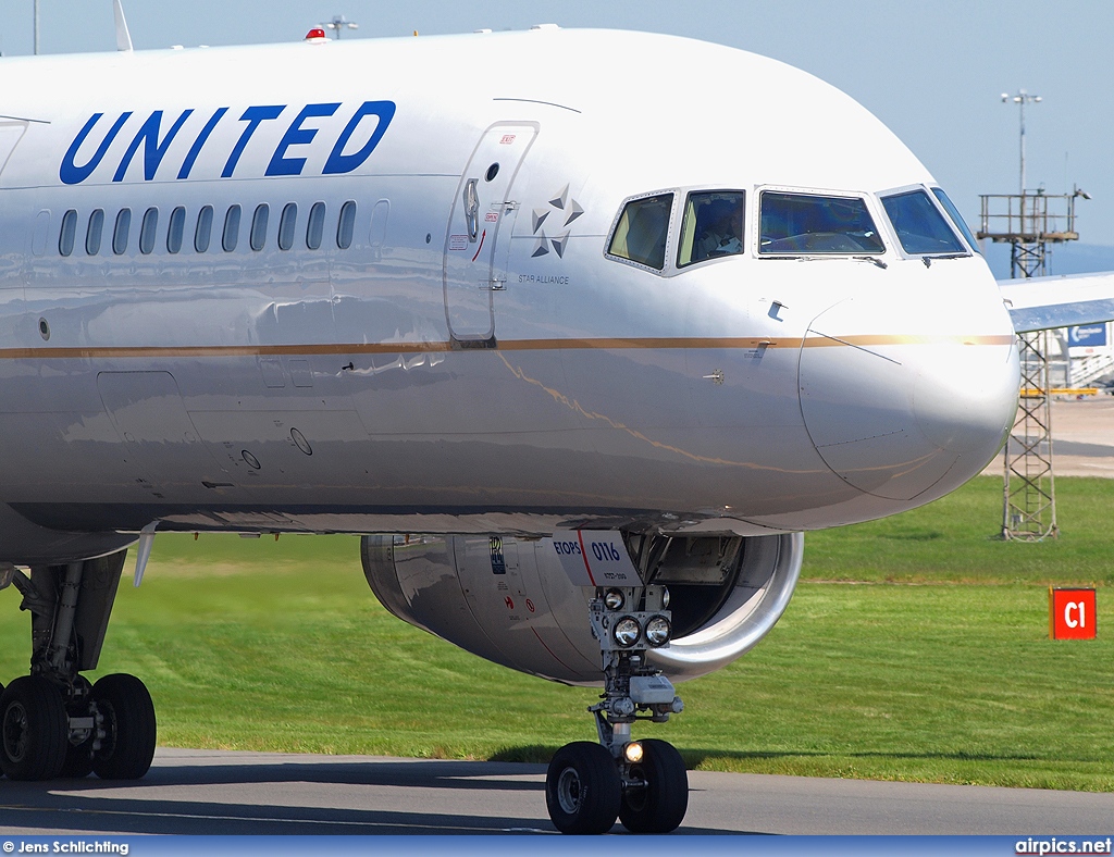 N12116, Boeing 757-200, United Airlines