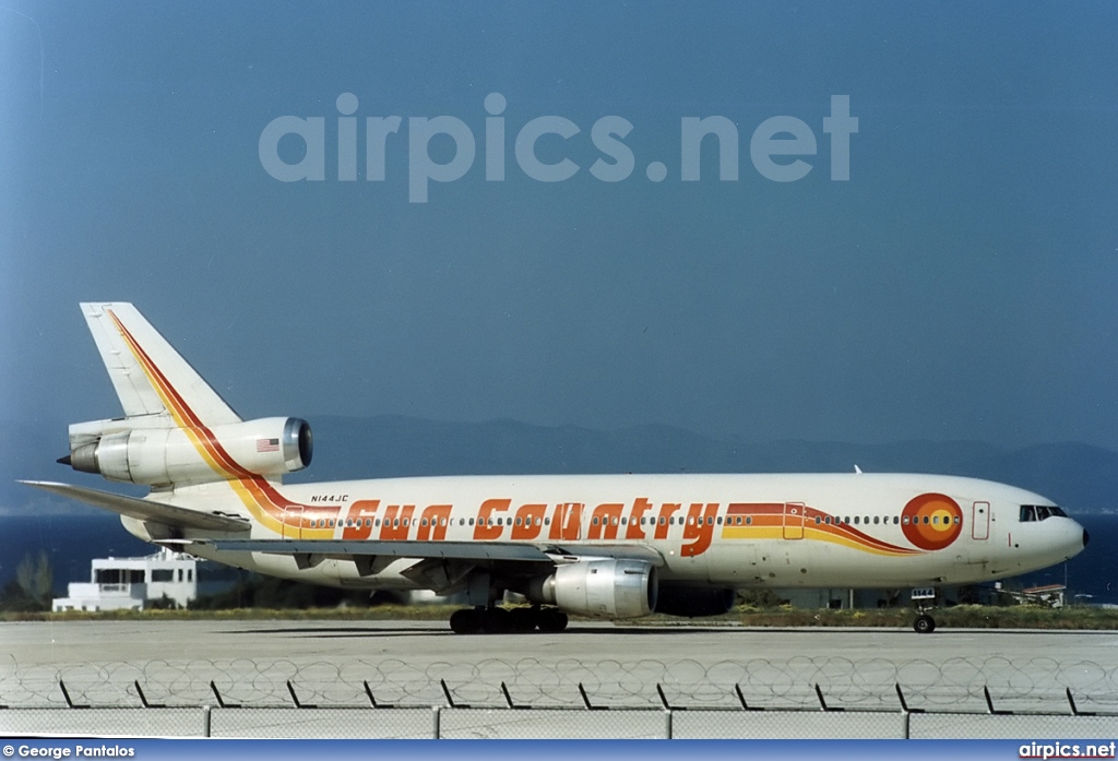 N144JC, McDonnell Douglas DC-10-40, Sun Country Airlines