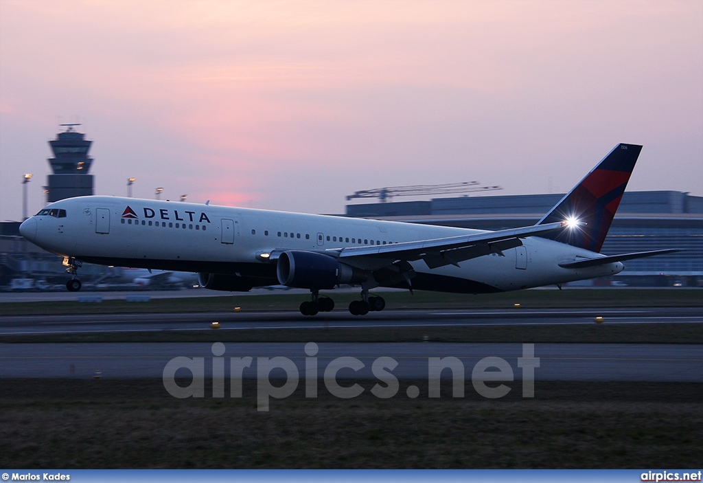 N156DL, Boeing 767-300ER, Delta Air Lines