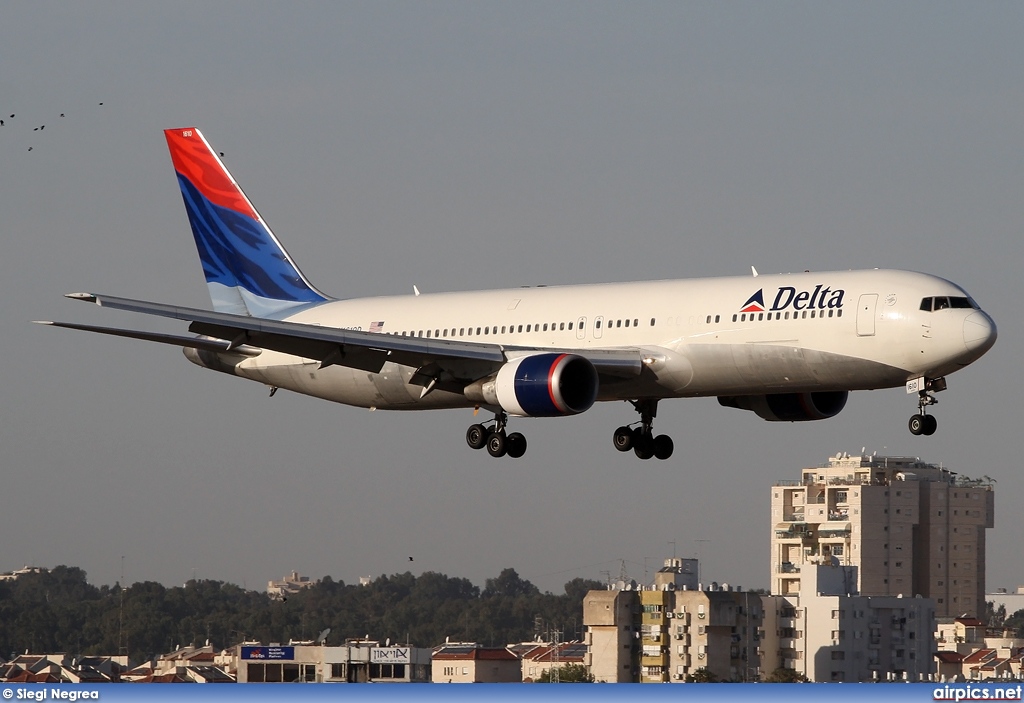 N1610D, Boeing 767-300ER, Delta Air Lines