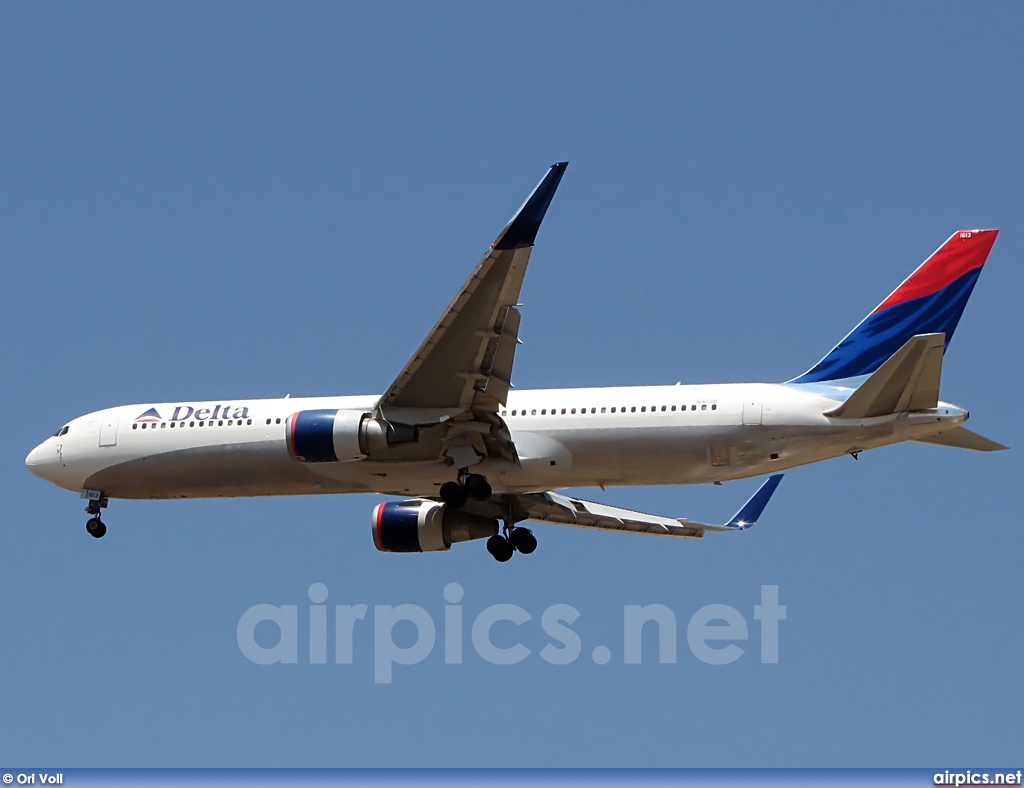 N1613B, Boeing 767-300ER, Delta Air Lines