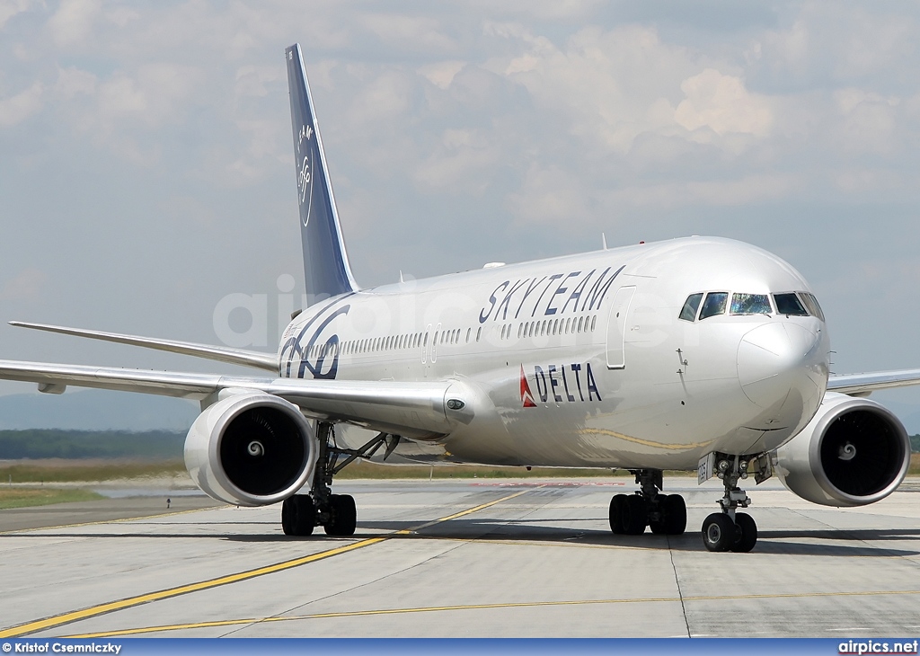 N175DZ, Boeing 767-300ER, Delta Air Lines