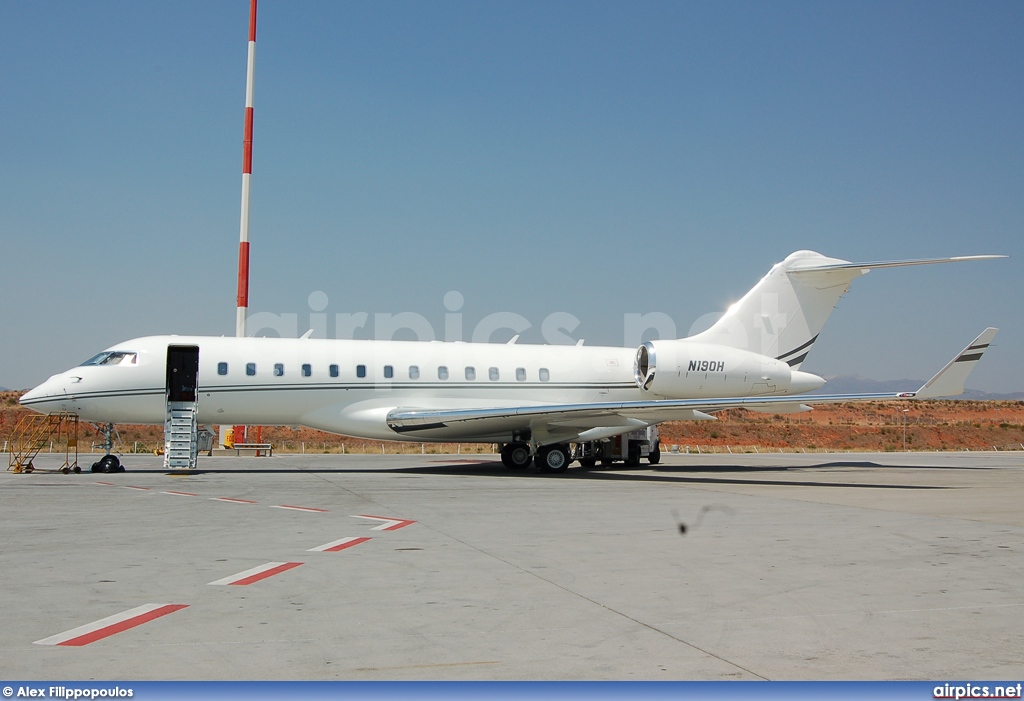 N190H, Bombardier Global Express, Private