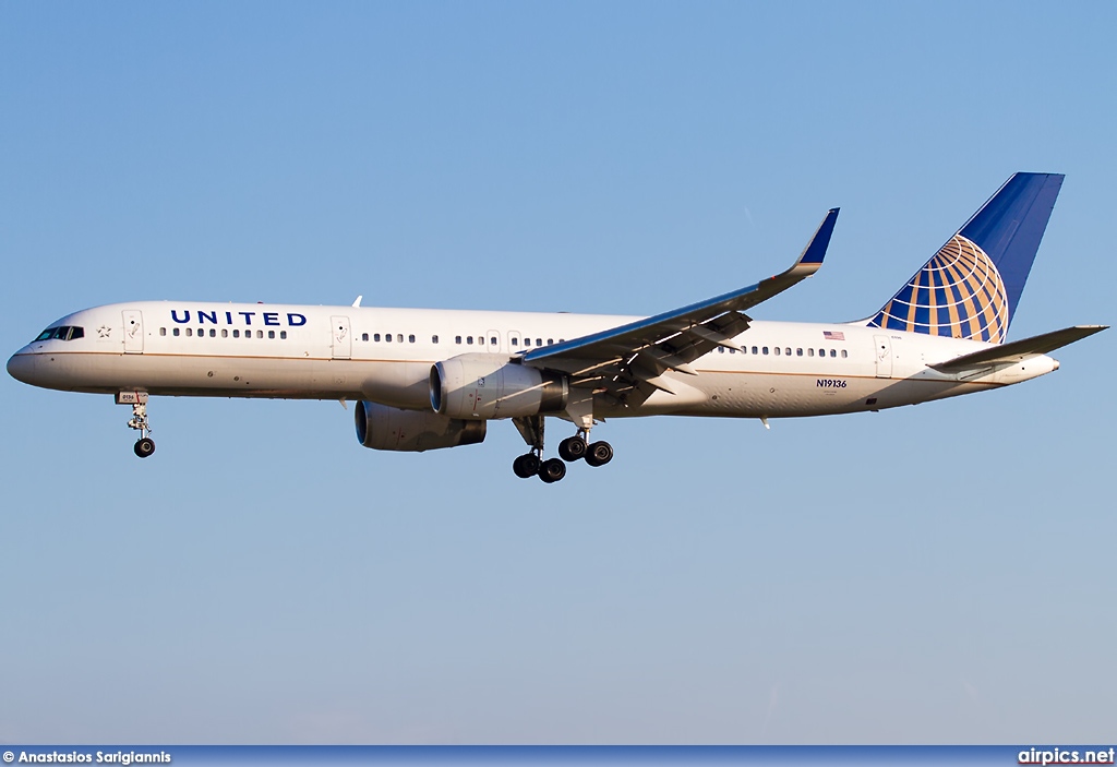 N19136, Boeing 757-200, United Airlines