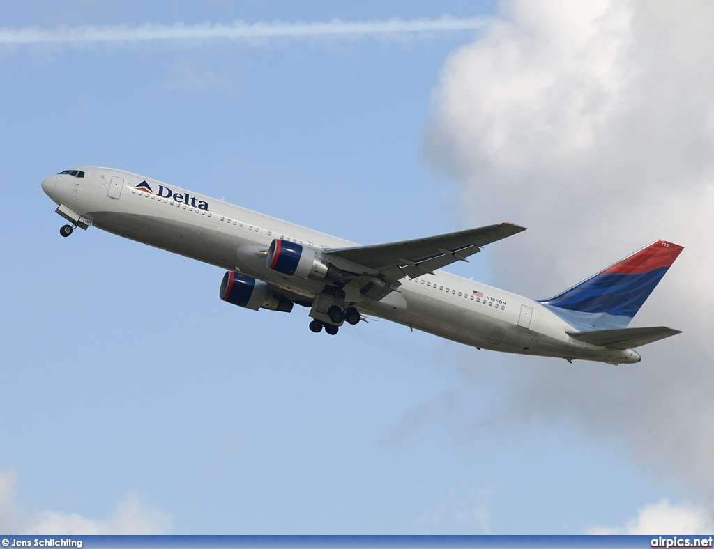 N195DN, Boeing 767-300ER, Delta Air Lines