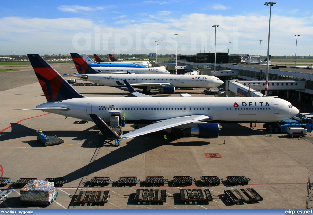 N195DN, Boeing 767-300ER, Delta Air Lines