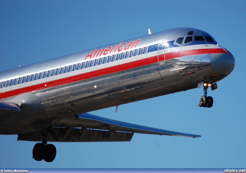 N227AA, McDonnell Douglas MD-82, American Airlines