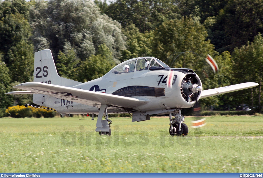 N2800M, North American T-28C Trojan, Private