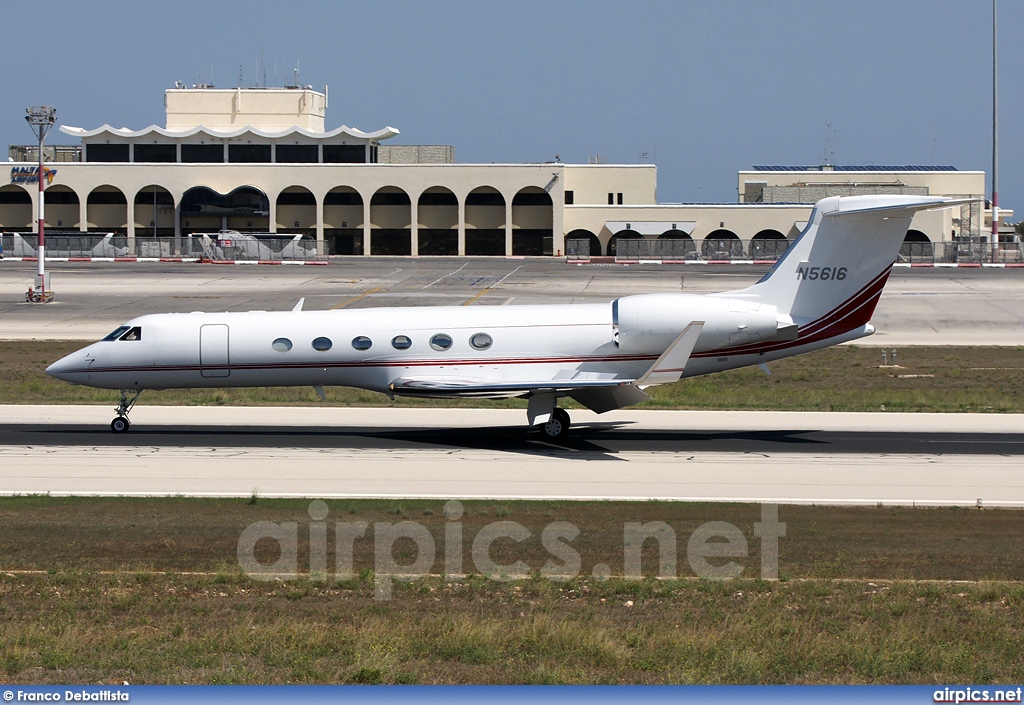 N5616, Gulfstream V, Private