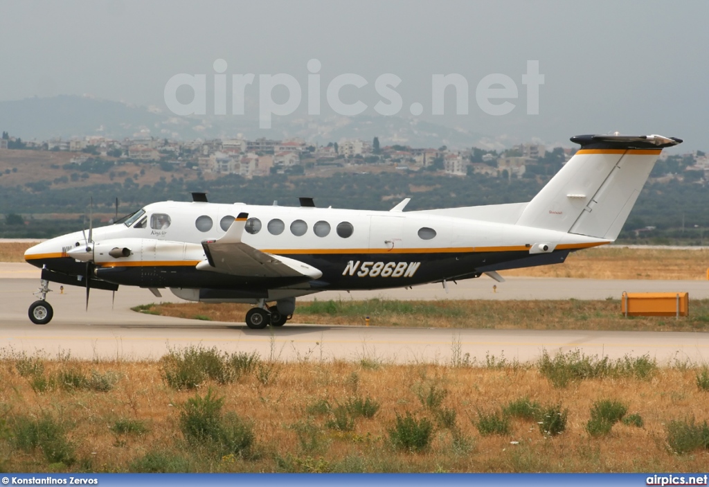 N586BW, Beechcraft 350 Super King Air B300, Private