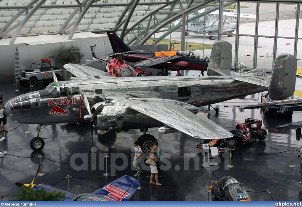 N6123C, North American B-25J Mitchell, Flying Bulls