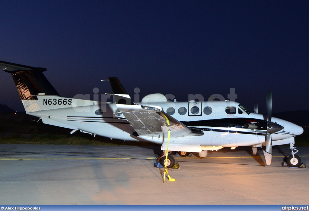 N6366S, Beechcraft 350 Super King Air, Private